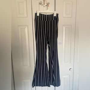No Boundaries Flare Black&White Leggings.